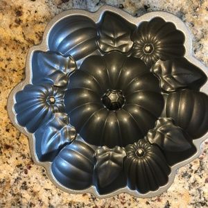 TWO 10" NORDIC BUNDT PANS